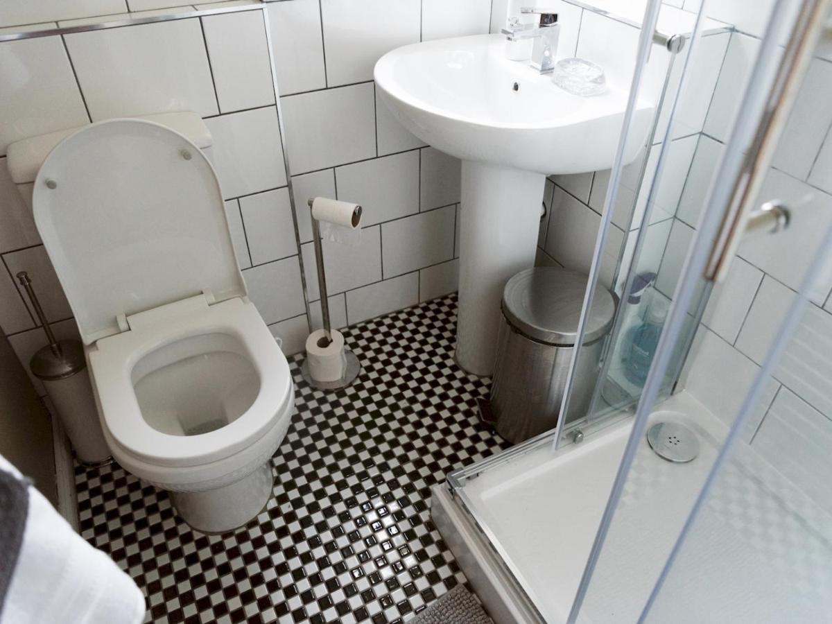 Pass The Keys Cozy Two Bed Flat Near Glasgow Airport & Paisley Exterior foto