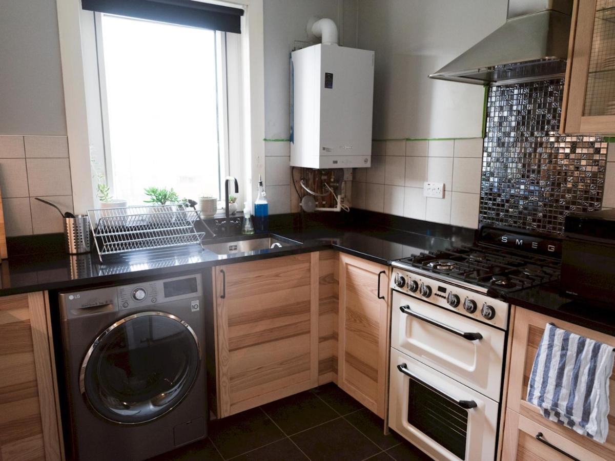 Pass The Keys Cozy Two Bed Flat Near Glasgow Airport & Paisley Exterior foto
